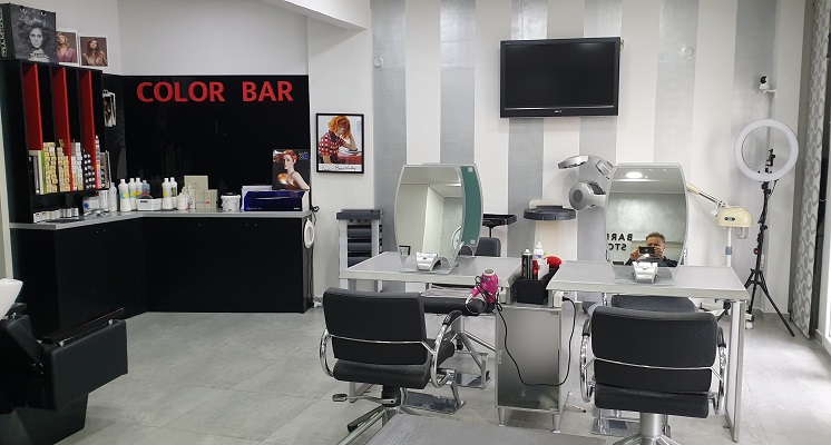 Theo Unisex Hair styling